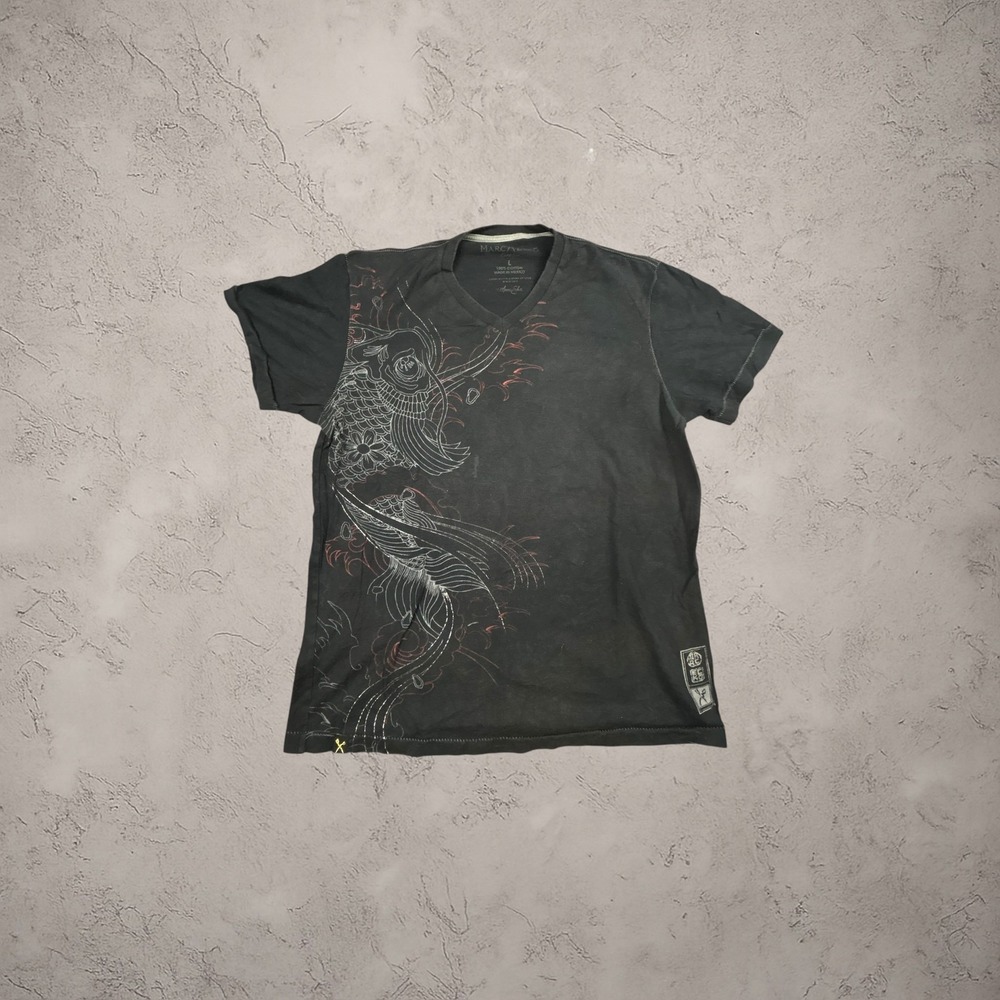 Marc Ecko MMA Koi Fish Graphic T-Shirt Mens Large Black V-Neck Y2K Skater Boxy